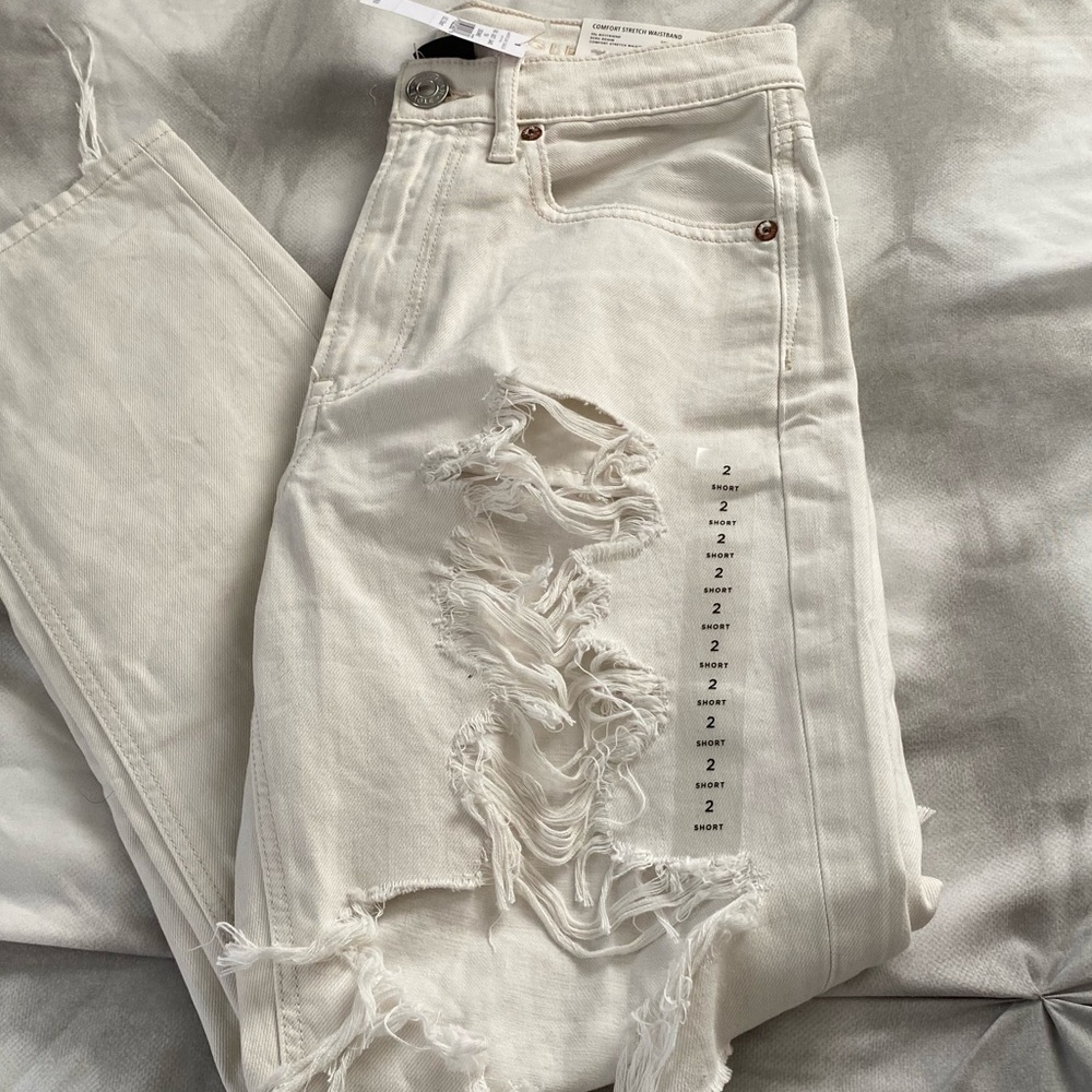 American Eagle ripped 90s boyfriend jeans - Picture 4 of 15